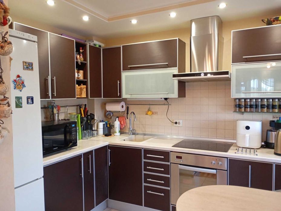 Продам 3 к. квартиру П.  Болбочана, за Ростом