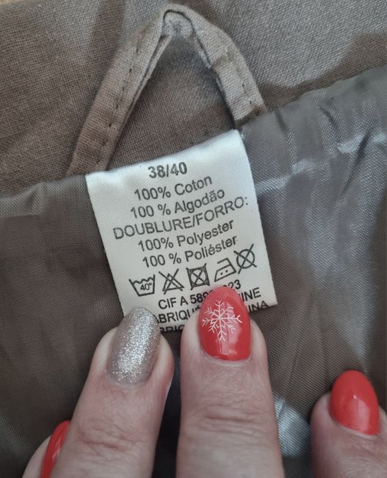 Casaco, castanho-esverdeado, todo forrado. 38/40