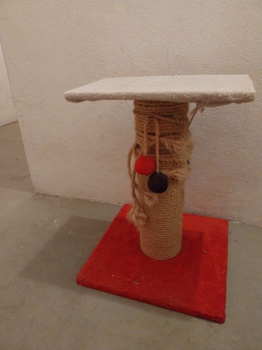 Arranhador/poleiro para gato