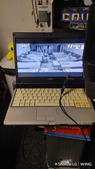 Portátil com Windows 11 e Office