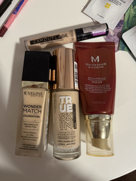 Лот косметики,пробники та вії