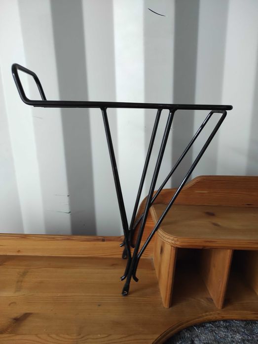 Tylny bagażnik rowerowy firmy Pletscher czarny