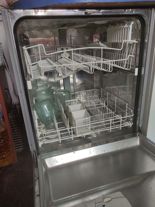 Посудомийна машина