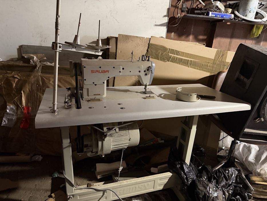 Швейна машинка промышленная со столом, 220