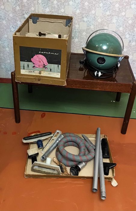 Пылесос Saturnas  (Сатурн).Вильнюс.1965г.