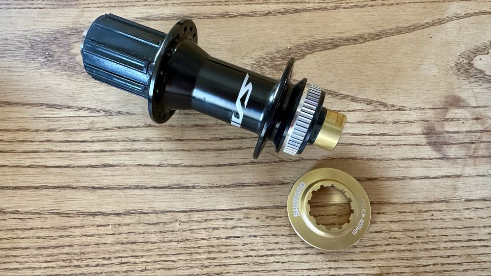 Piasta SAINT 10x135mm CENTERLOCK