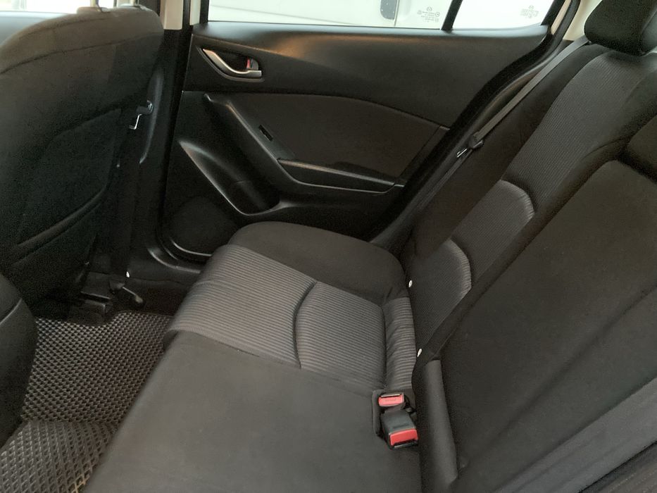 Мазда 3, дизель 2.2, 2015 року