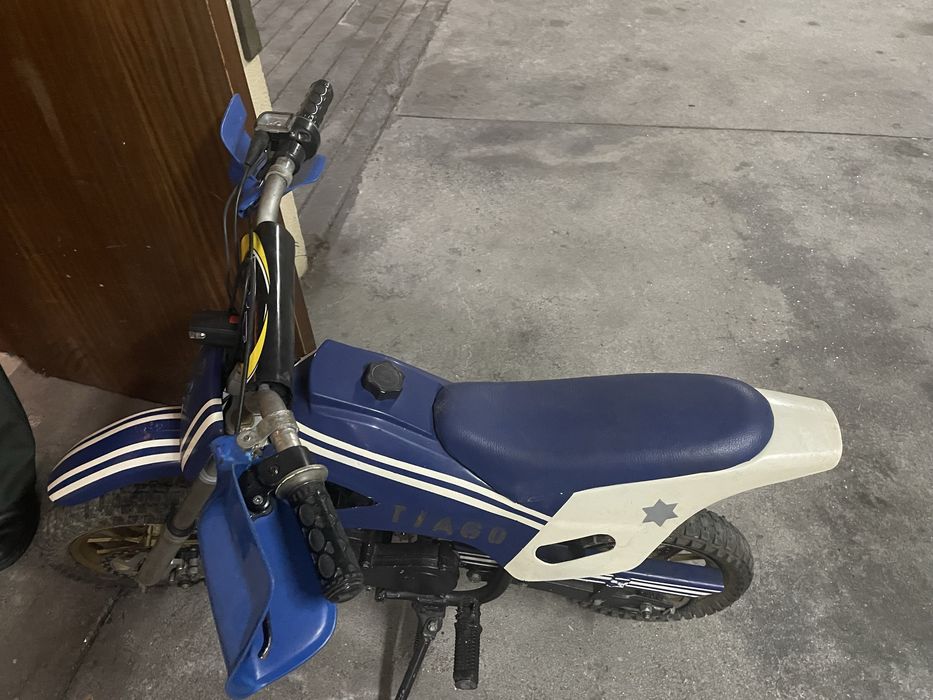 Motos as gasolina ussadas  cada uma 150 euros