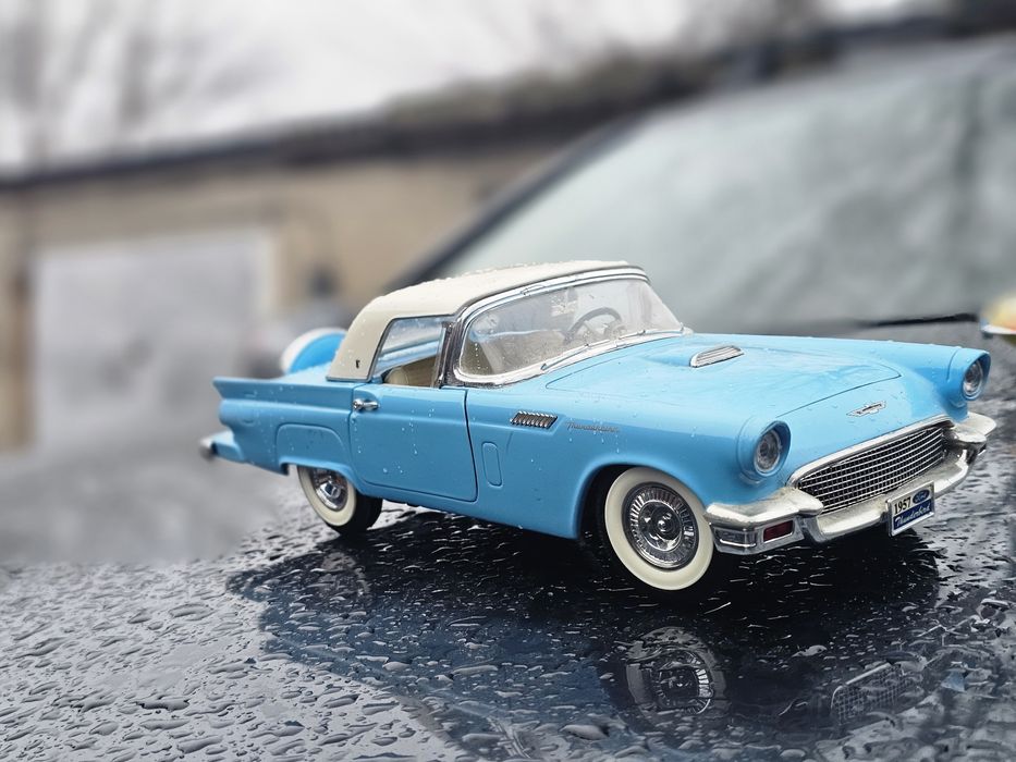 ROAD Signature Ford  Thunderbird 1/18 машинка