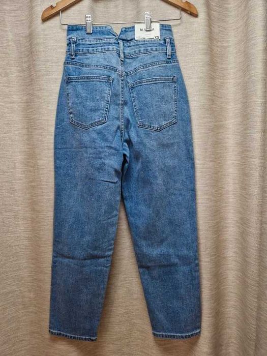 NOWE jeansy z wysokim stanem Mom fit M.Sara XS/34