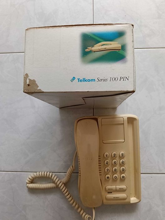 Telefone Antigo de 30 anos marca Telecom