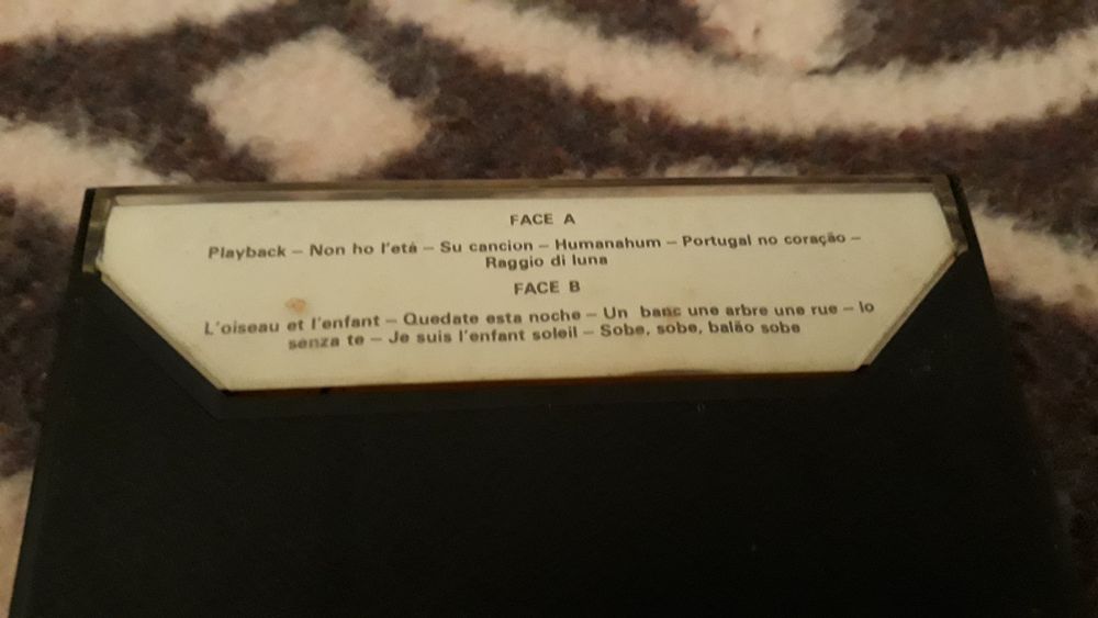 11 Cassetes vários.