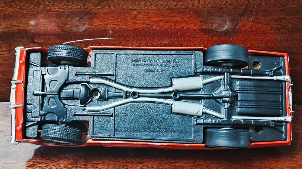 Модель Dodge Charger RT 1969 1/24 Maisto