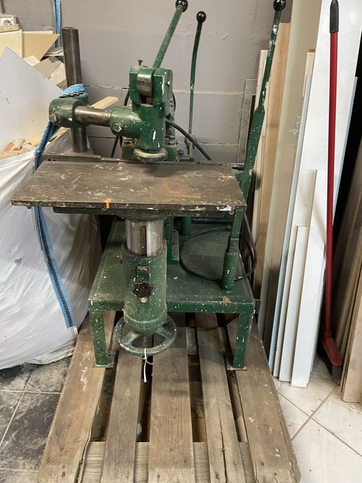 Pila do drewna i wiertarka pozioma