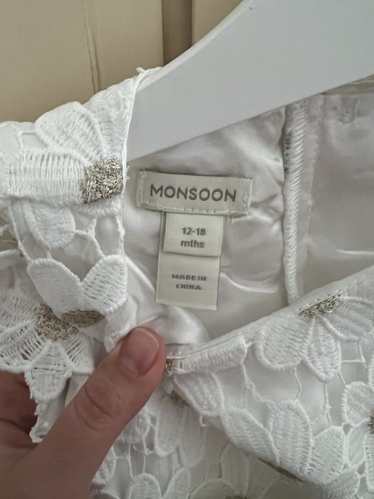 Дитячий одяг для дівчат, плаття фірмове біленьке з квітами великими, к