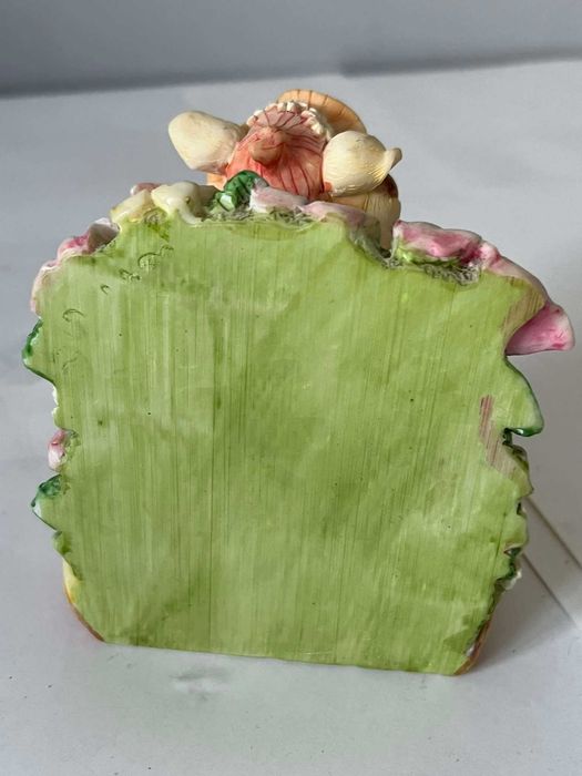 Świnka świnia żaba podpórka podstawki do książek konglomerat