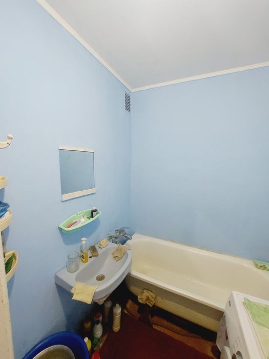 Продаж чотирьохкімнатної квартири.