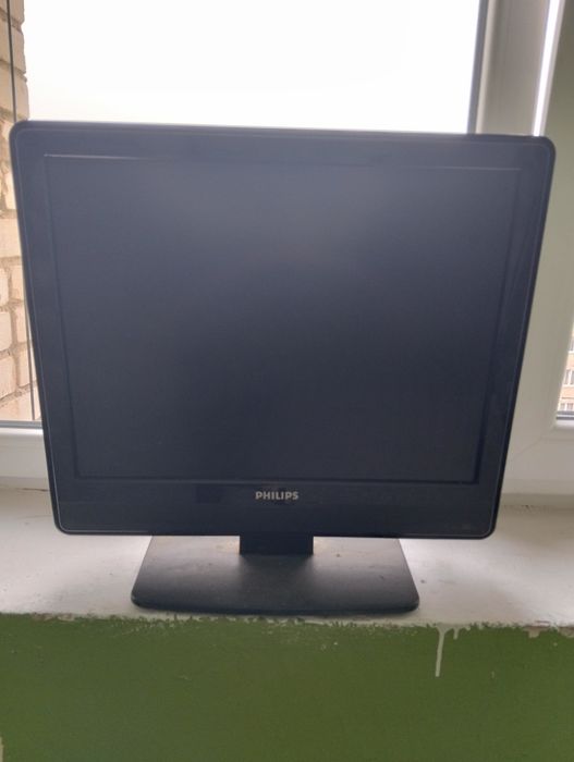 Компактний телевізор-монітор Philips 20" (HDMI/VGA)