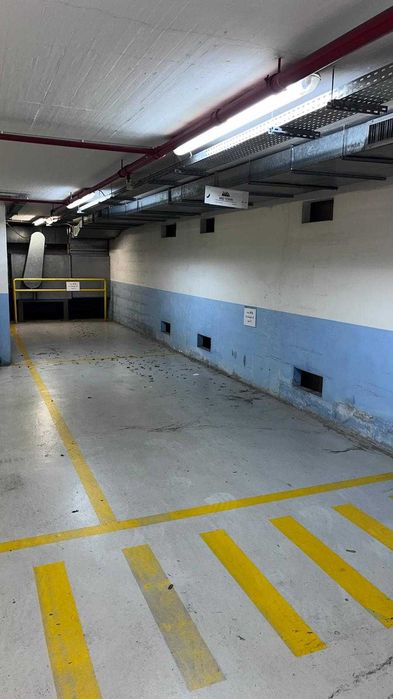 Arrenda-se Estacionamento - Lugares Garagem - Rua Castilho Lisboa