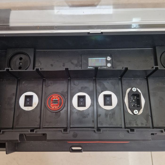 ЕнергоБокс Зарядна Станція з чистим синусом 1.2 1.8 кВт ecoflow blueti