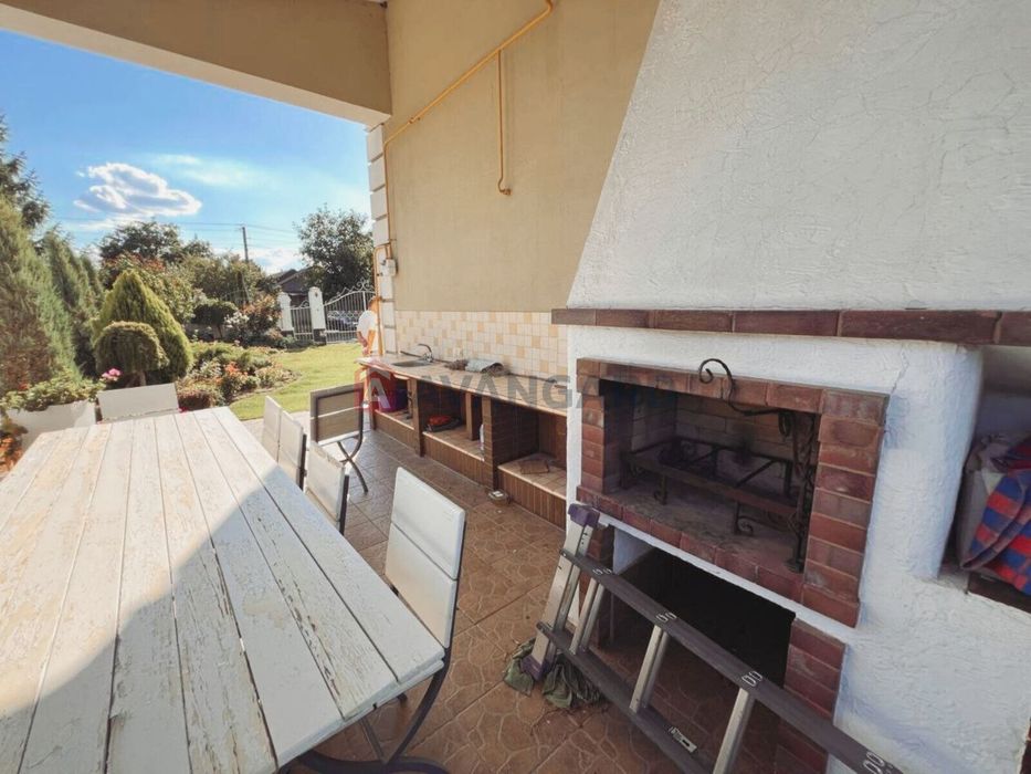 Комфортабельний особняк в Дахнівці