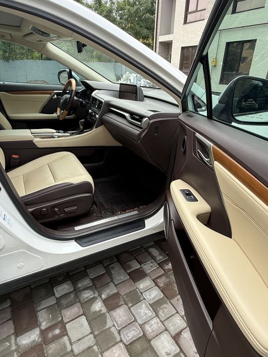 Продам lexus rx 450h 2019