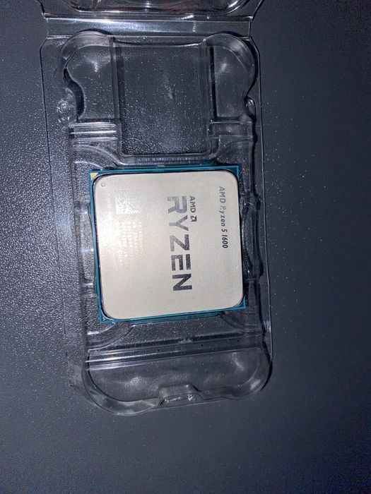 Ryzen 5 1600 + кулер Wraith Spire, відмінний стан, можливий торг