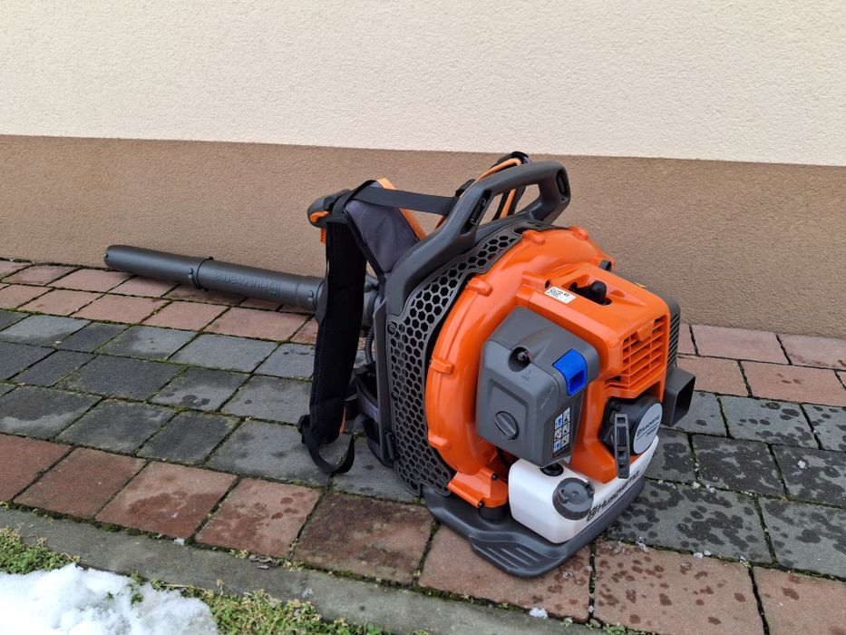 Dmuchawa spalinowa plecakowa do liści I śniegu Husqvarna  345 BT nowa