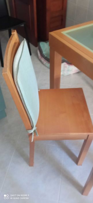 Mesa de cozinha extensível e 4 cadeiras madeira maciça