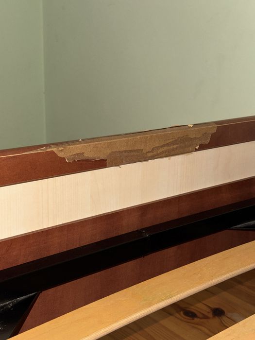 Меблі у спальню (стіл, ліжко, тумба)