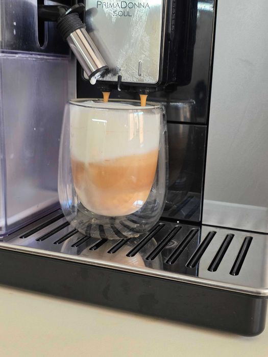 Кавомашина DeLonghi PrimaDonna Soul ECAM612.55