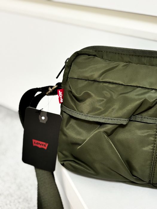 Нейлонова сумка levi’s® mission bay crossbody bag