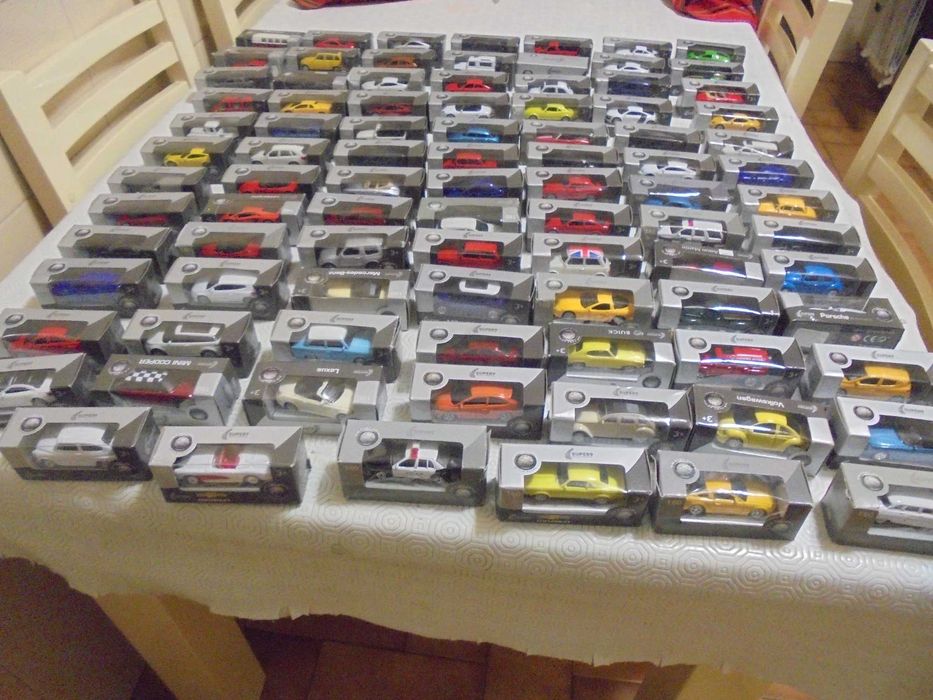 Lote de 90 carrinhos novos, escala 1:60