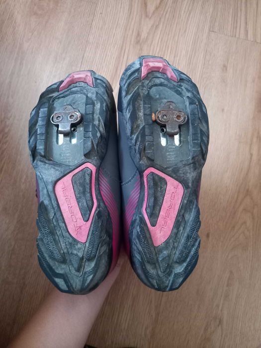 Sapatos encaixe tamanho 35