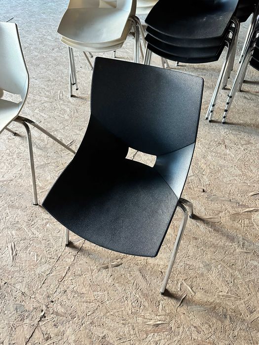 Cadeira branca ou preta