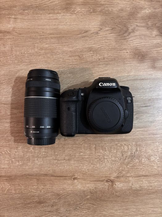 Canon 7D + Lente 75-300mm + Acessórios