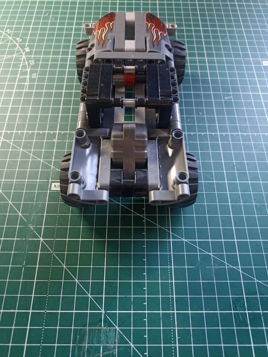Набір LEGO 42090