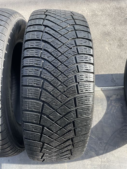 235/65/17 Pirelli ice zero