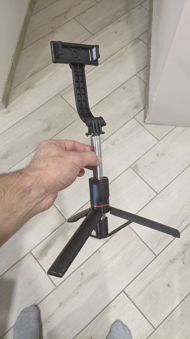 Трипод. Підставка. Тримач телефону