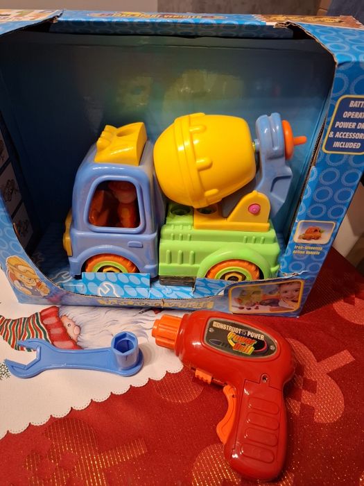 Zabawka samochód betoniarka