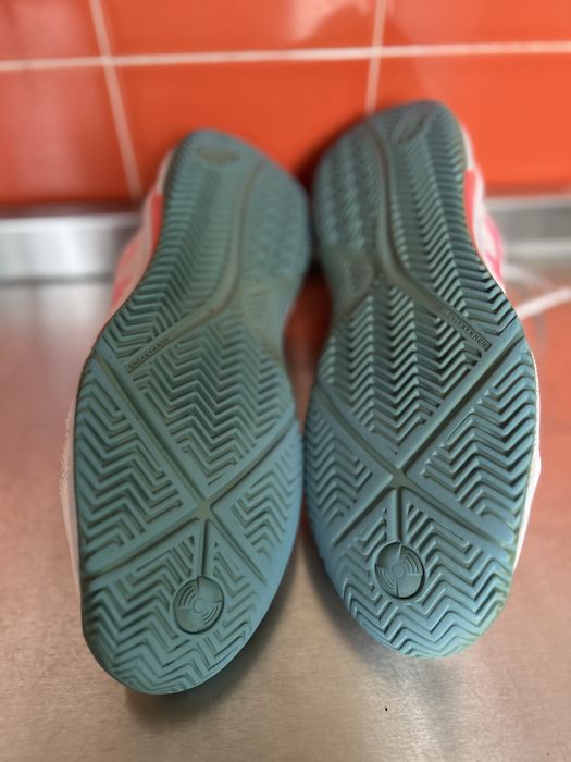 Tenis oasics de mulher