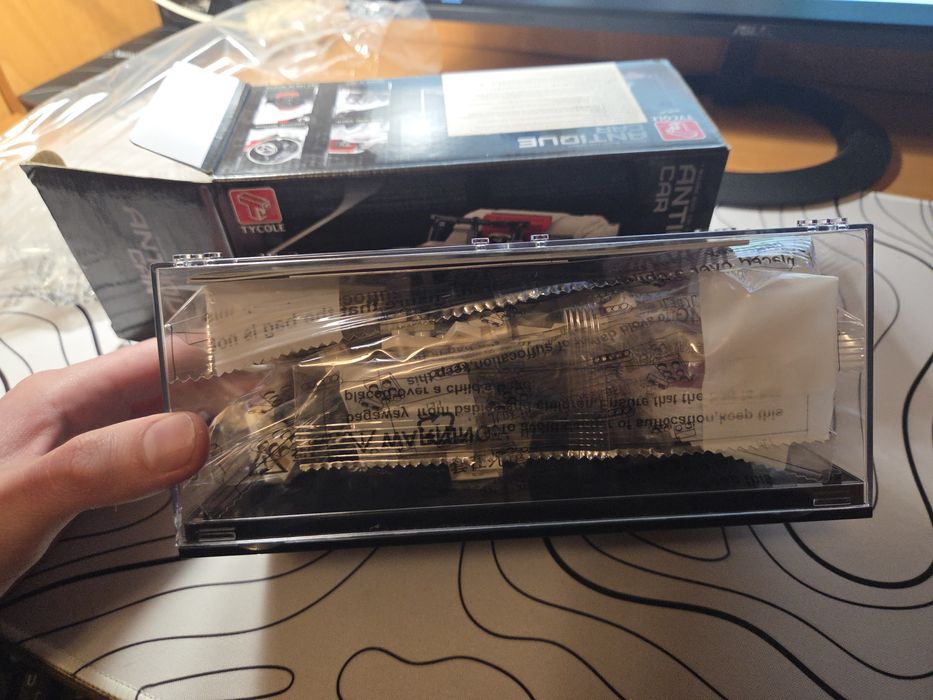 Вінтажна класична та спортивна модель автомобіля 302 деталі