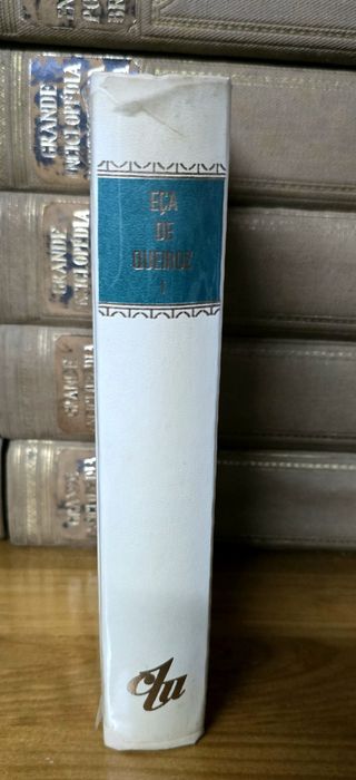 Livro "O Crime do Padre Amaro" - Eça de Queirós (Capa Dura)