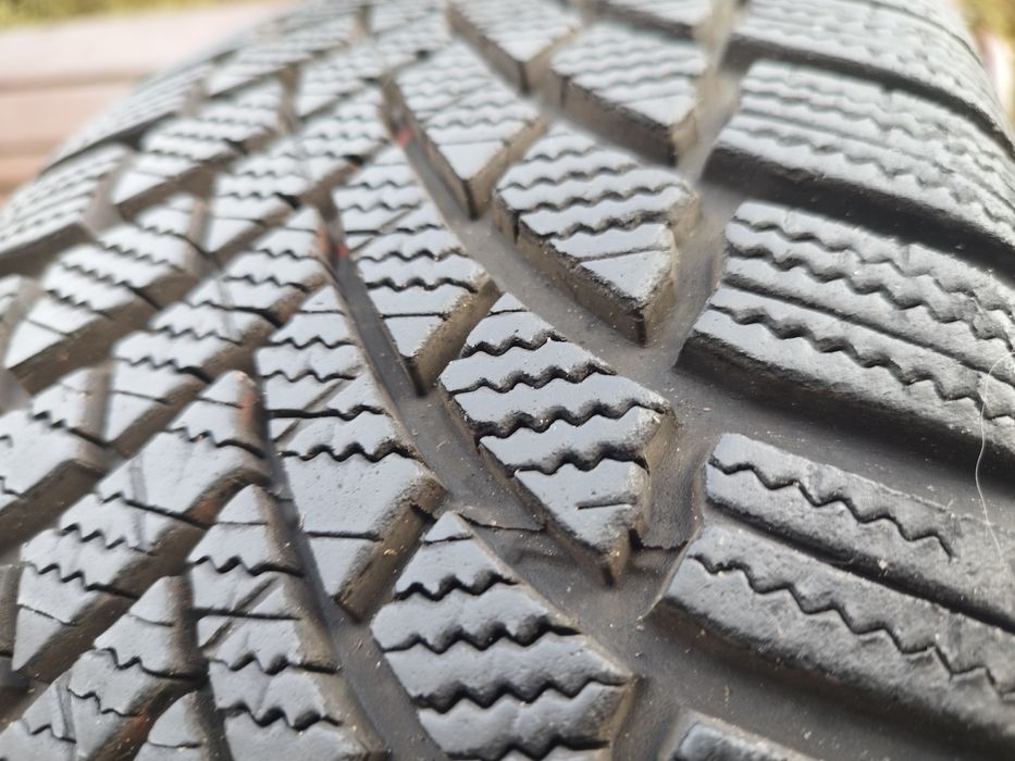 1szt Bridgestone Blizzak LM005 215/60/16 99H 8mm 2024rok