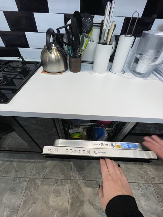 Продам 3 комнатную квартиру . Срочно . Черемушки