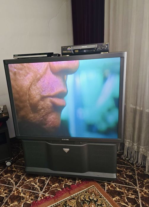 Duży telewizor projekcyjny Samsung Cinema SPM-5288PF SPRAWNY