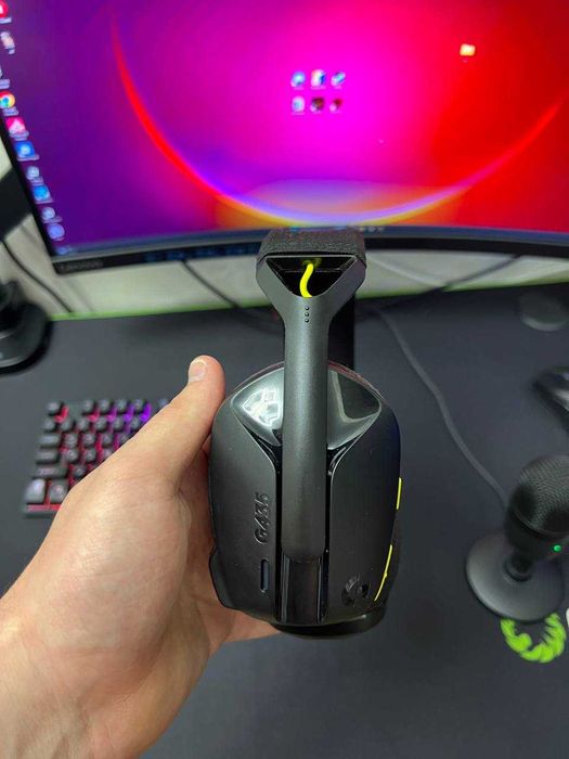 грові навушники Logitech G435