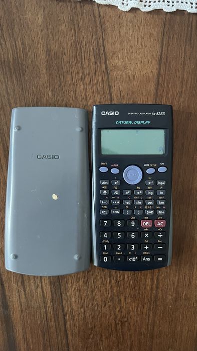 Calculafora Casio FX-82 ES