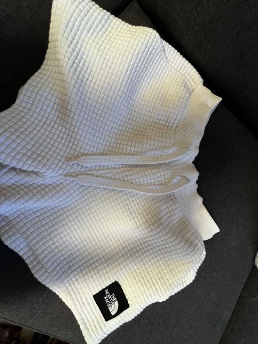 Шорти The North Face жіночі білі