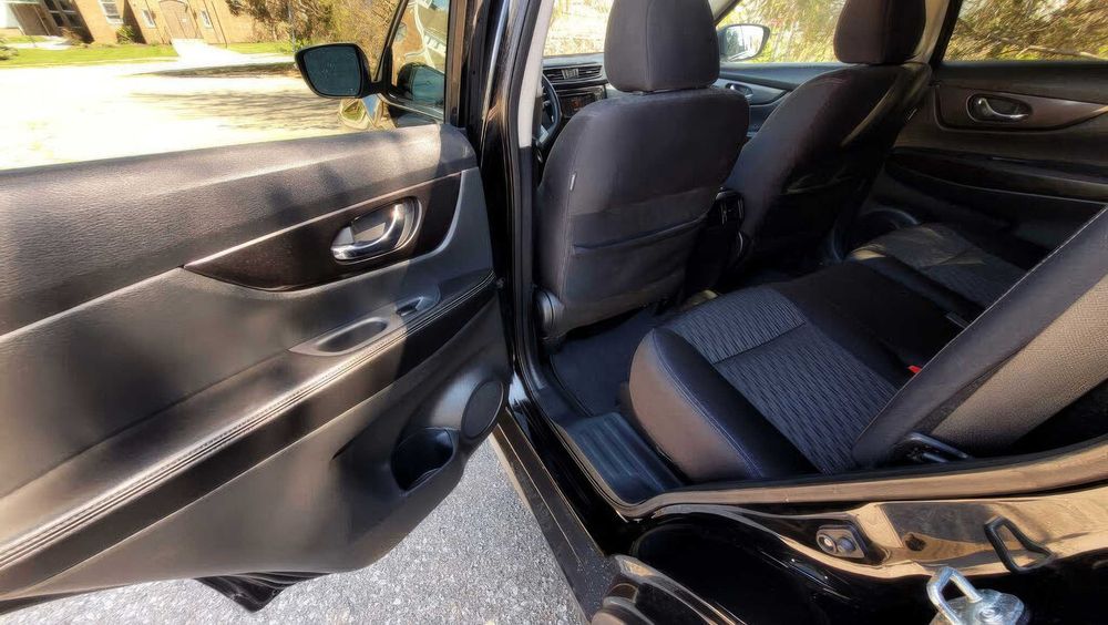 Nissan Rogue S      2019